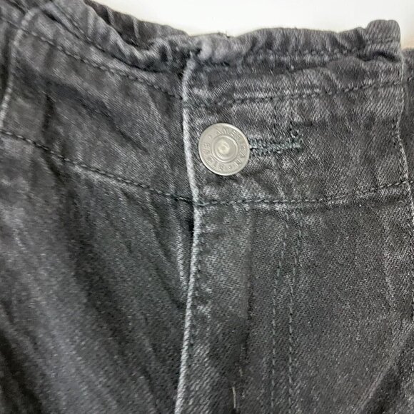 American Eagle Woman’s Pleated Mom Shorts Black High Rise Size 8 - Picture 2 of 7